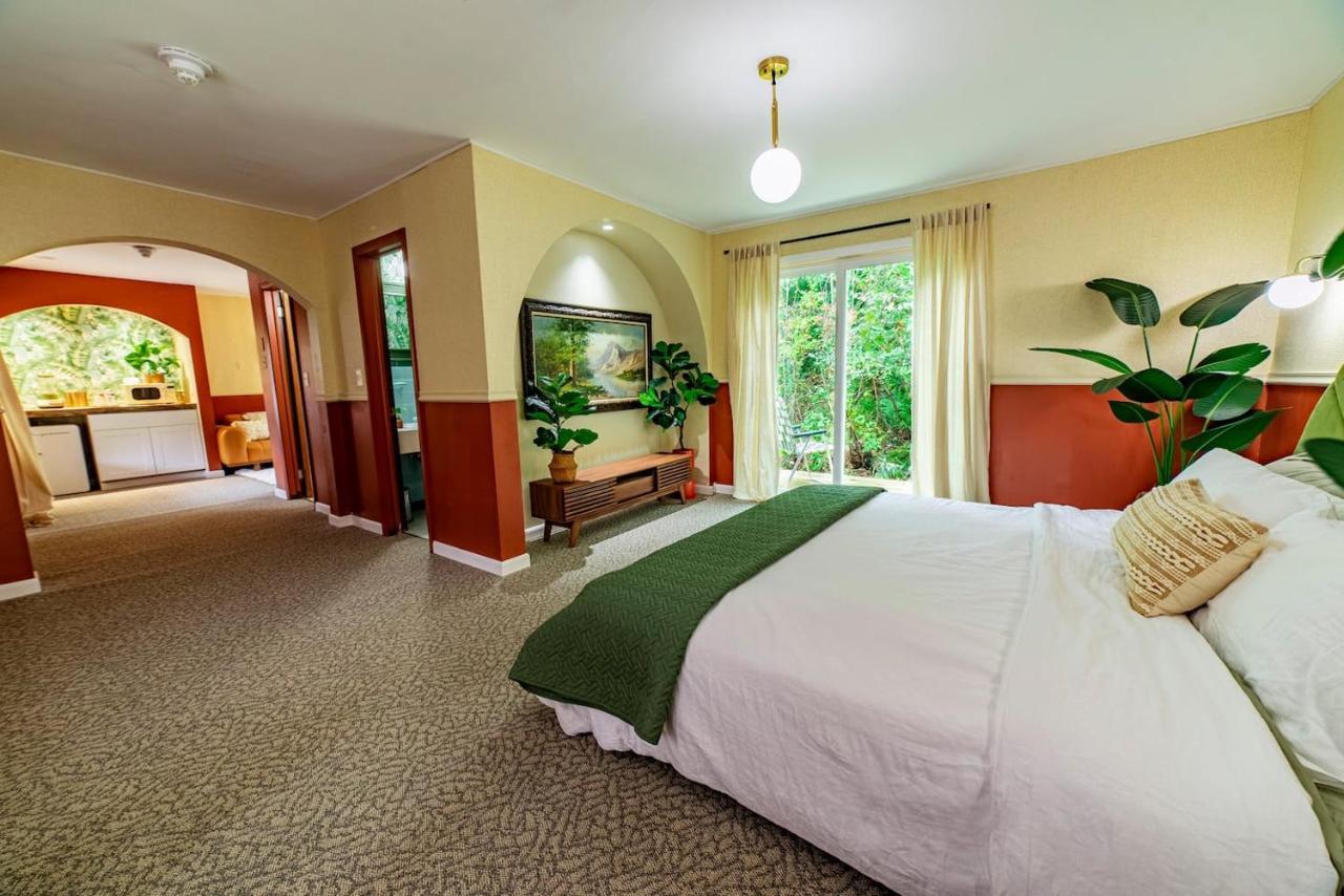 The Springs Motel New Ashford Bagian luar foto