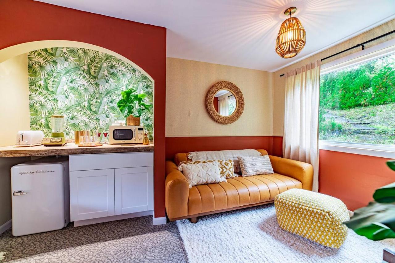 The Springs Motel New Ashford Bagian luar foto