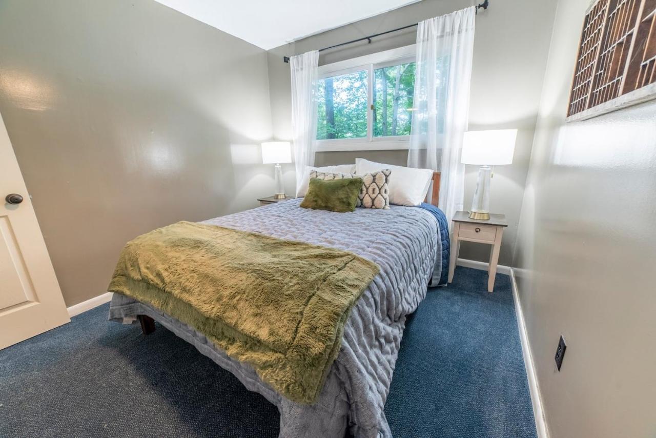 The Springs Motel New Ashford Bagian luar foto