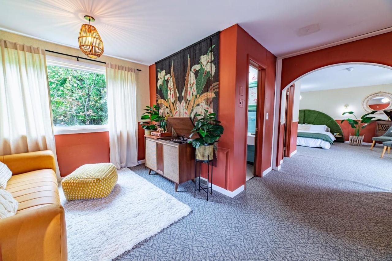 The Springs Motel New Ashford Bagian luar foto