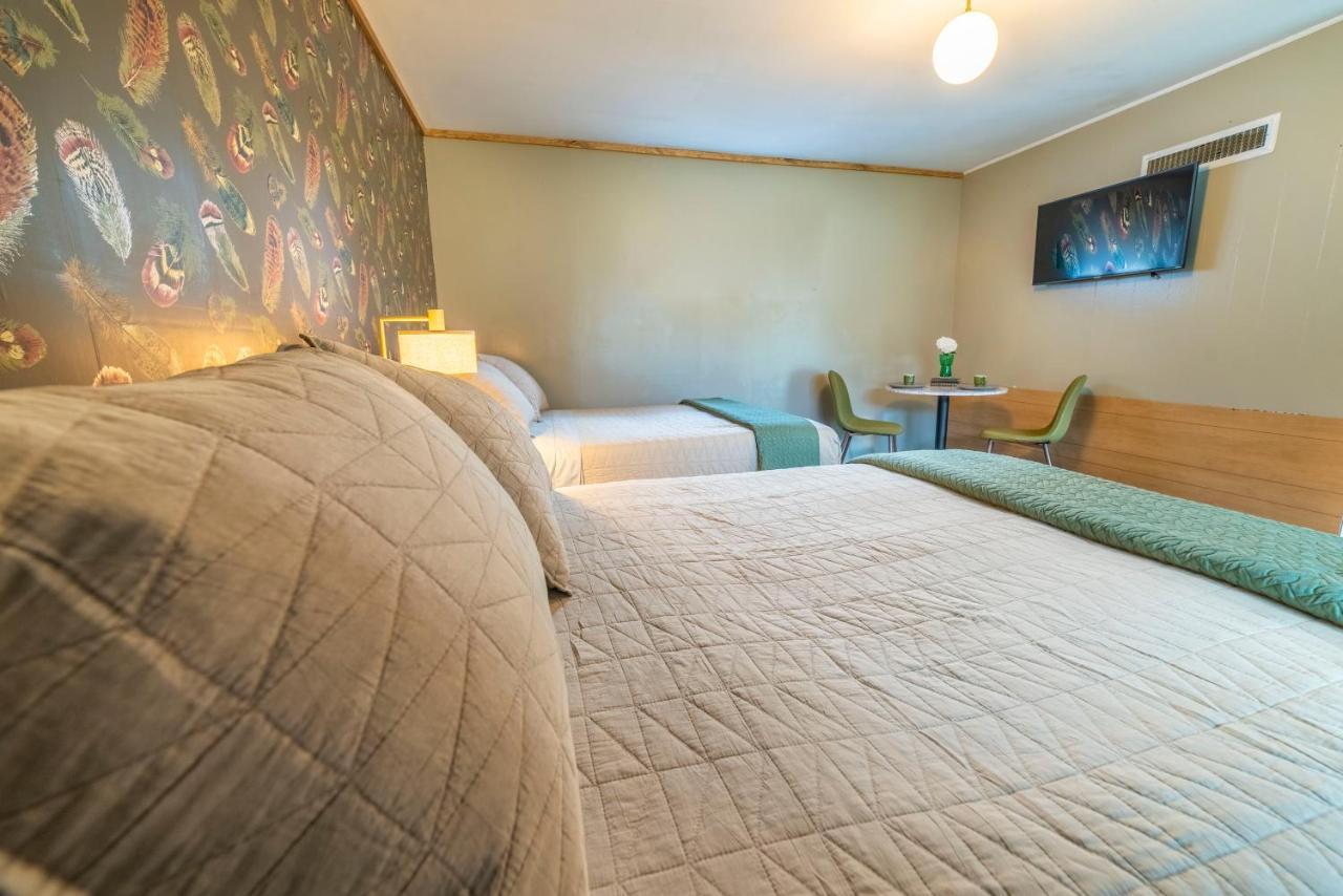 The Springs Motel New Ashford Bagian luar foto