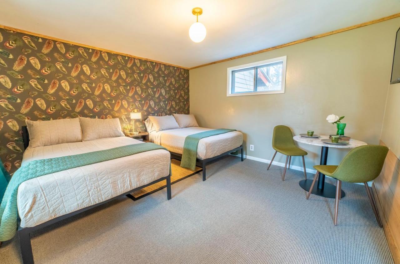 The Springs Motel New Ashford Bagian luar foto