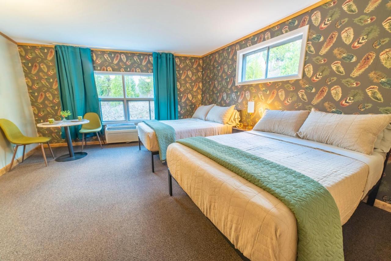 The Springs Motel New Ashford Bagian luar foto